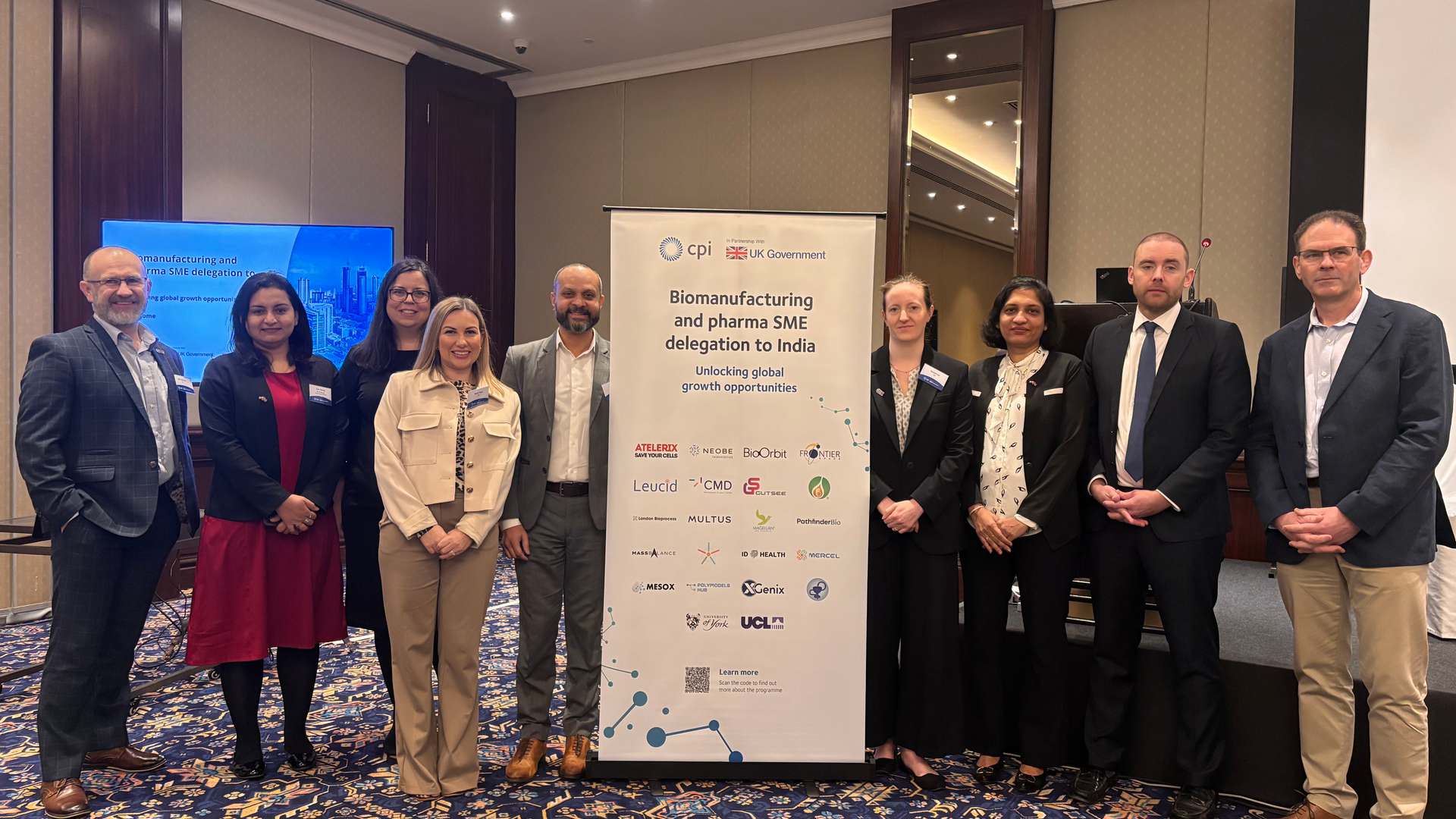 A group photo taken during the delegations' visit to India. A group photo taken during the delegations' visit to India.